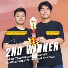 Mahasiswa Branding and Digital Marketing (BDM) Petra Christian University Samuel Jason Liwanto Lie saat memenangkan kompetisi online trading capital market nasional.
